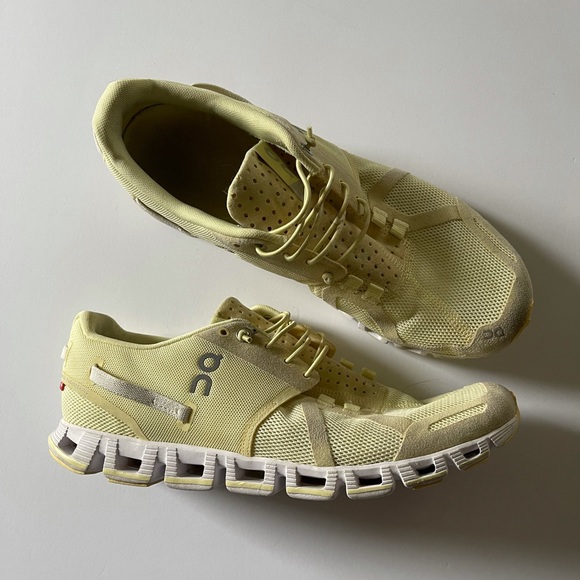 On Running Shoes - On Running Monochrome Light Yellow Sneakers 9